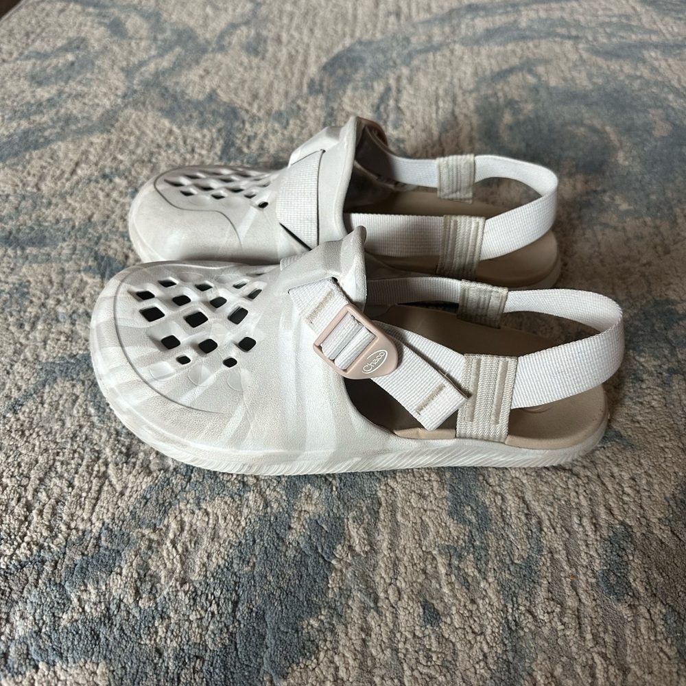 Chaco Chillos Clog Water Camp Sandal in Moonbeam - Picture 7 of 11